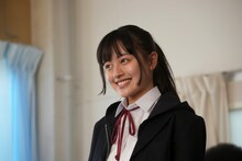 夜ドラ「いつか、無重力の宙（そら）で」より、上坂樹里演じる高校時代の日比野ひかり