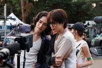 Netflixシリーズ「グラスハート」メイキング写真