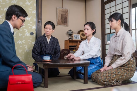 「あんぱん」より、左から嵩（北村匠海）、羽多子（江口のりこ）、蘭子（河合優美）、メイコ（原菜乃華）