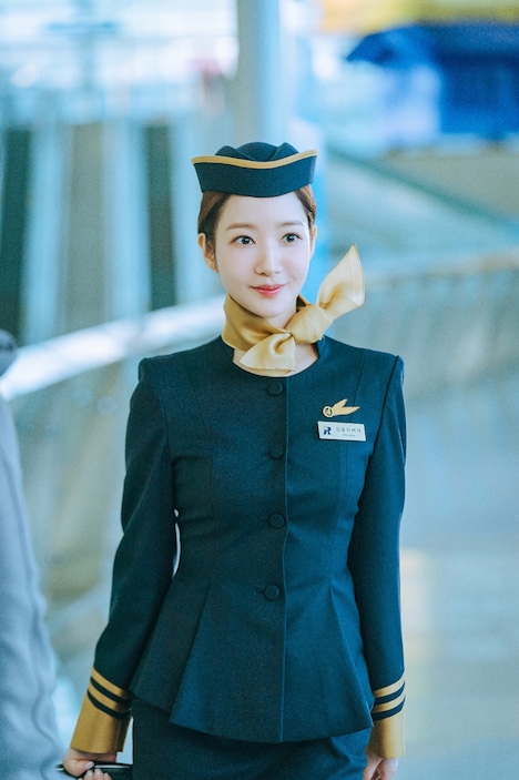 「コンフィデンスマンKR」場面写真。パク・ミニョン演じるユン・イラン ©2025 TME Group Co.,Ltd. All Rights Reserved.