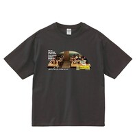 「ユニバーサル・ランゲージ」日本オリジナルグッズの「永遠にこの世界で迷っている。」Tシャツ（M / L / XL、税込4500円）