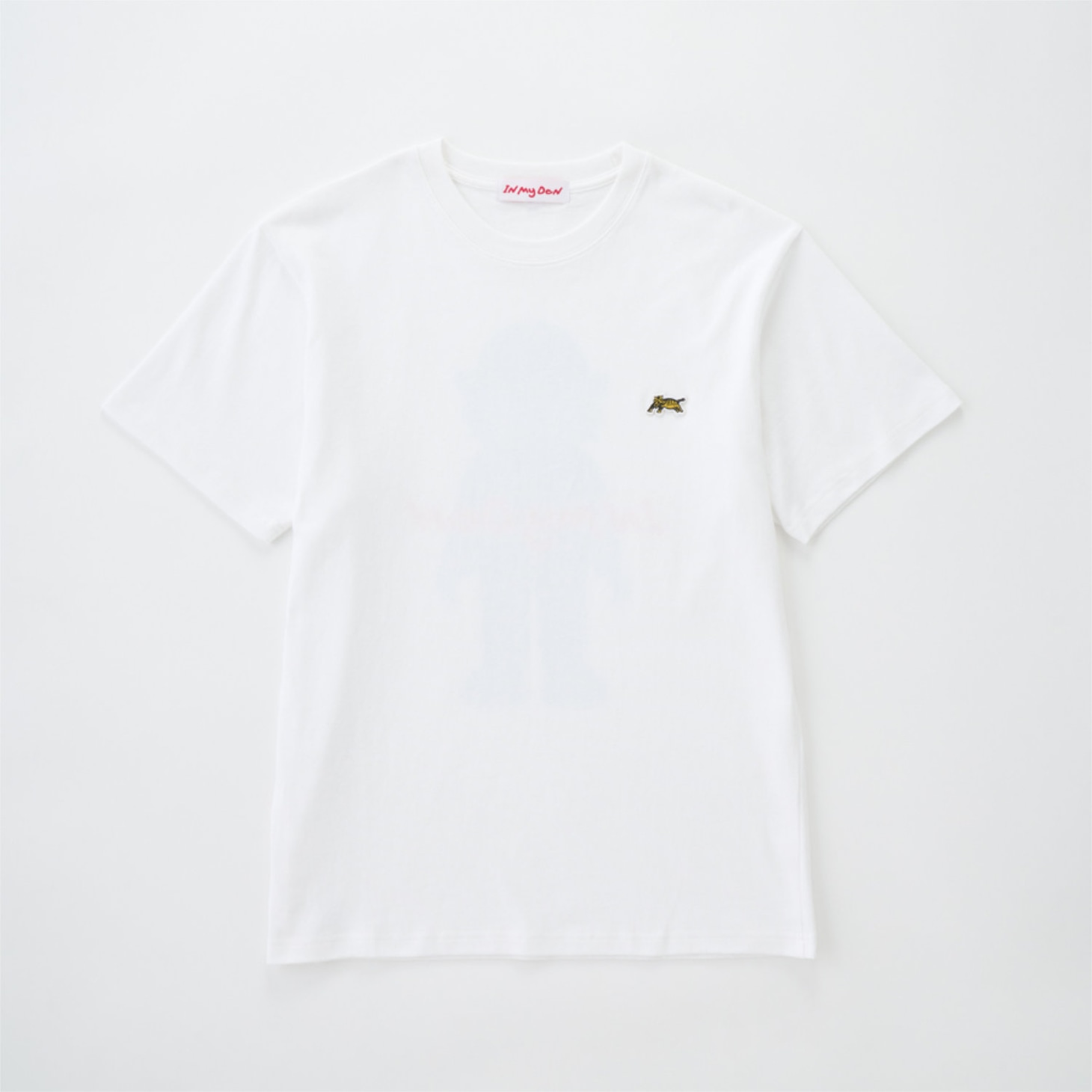 「IN MY DEN」第2弾アイテムのTシャツ（M・L 各税込5000円）