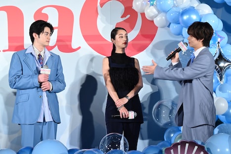 左から鈴鹿央士、シシド・カフカ、太田駿静