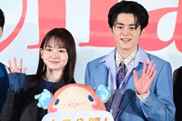 「ChaO」初日舞台挨拶に参加した山田杏奈（左）、鈴鹿央士（右）