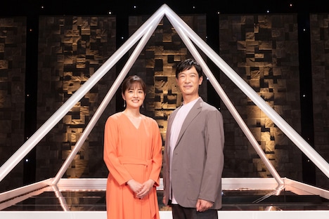 NHKスペシャル「エジプト 悠久の王国」より、左から鈴木奈穂子、堺雅人