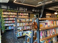 兵庫・元町の書店「1003」店内