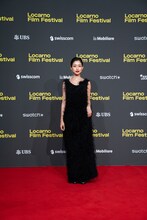 第78回ロカルノ国際映画祭のレッドカーペットに登場した河合優実 ©Locarno Film Festival / Ti-Press