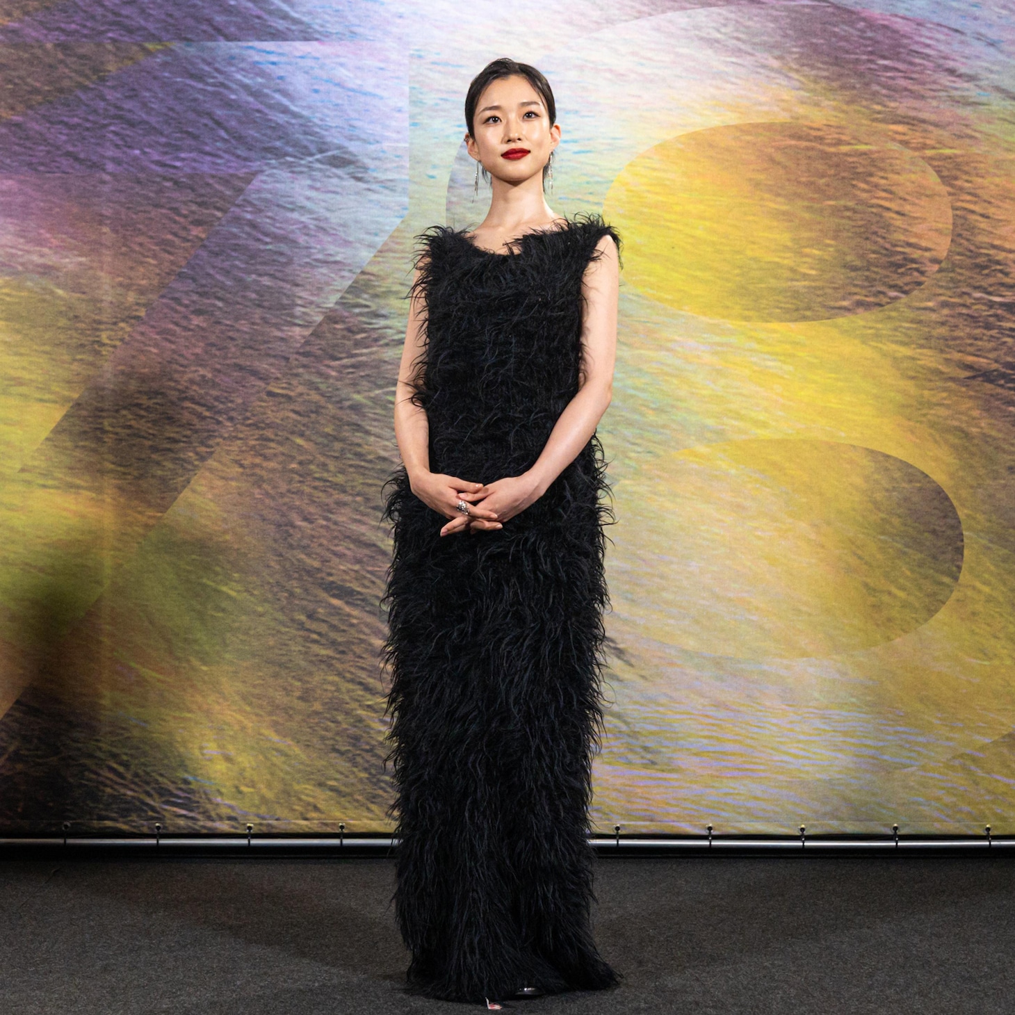第78回ロカルノ国際映画祭のフォトコールに参加した河合優実 ©Locarno Film Festival / Ti-Press