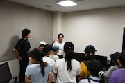 編集ルームでの見学の様子