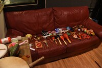 フォーリーで使用される楽器やおもちゃの数々