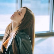 「コンフィデンスマンKR」予告解禁、パク・ミニョンがセレブ・実業家・CAに扮装
