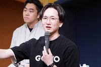 田中聡氏（手前）