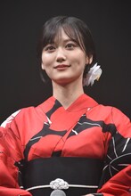 「火喰鳥を、喰う」完成披露試写会より、山下美月