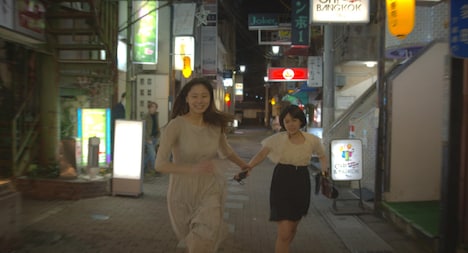 「笑えない世界でも」場面写真