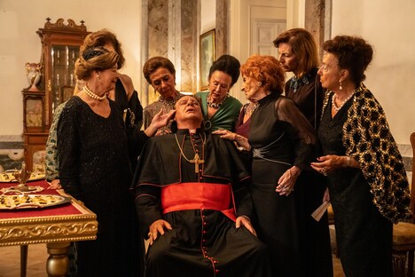 パオロ・ソレンティーノ監督作「パルテノペ ナポリの宝石」場面写真