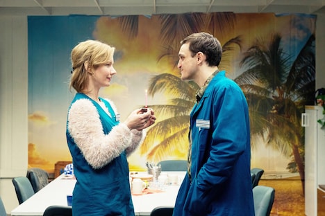 「希望の灯り」場面写真 ©2018 Sommerhaus Filmproduktion GmbH