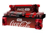 「コカ・コーラ×スター・ウォーズ」限定デザイン製品 特設売り場イメージ ©2025 The Coca-Cola Company. ©2025 Lucasfilm