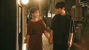 「セフレと恋人の境界線」内の短編「結婚学入門」より、左から池上紗南(中村ゆり)、竹林圭太(永岡佑)