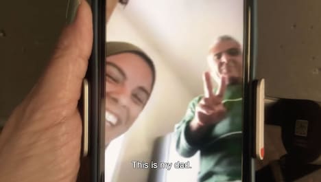 「手に魂を込め、歩いてみれば」場面写真 ©︎Sepideh Farsi Reves d'Eau Productions