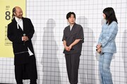 左から河内大和、二宮和也、小松菜奈