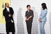 左から河内大和、二宮和也、小松菜奈