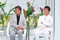 「日曜日の初耳学」のコーナー「インタビュアー林修」に登場した織田裕二（左）、石黒賢（右）