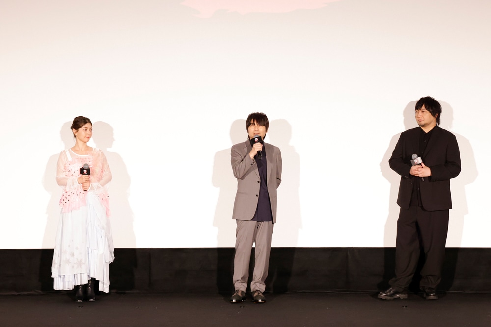 左からLynn、石田彰、中村悠一