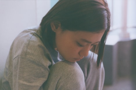 映画「ミーツ・ザ・ワールド」新場面写真