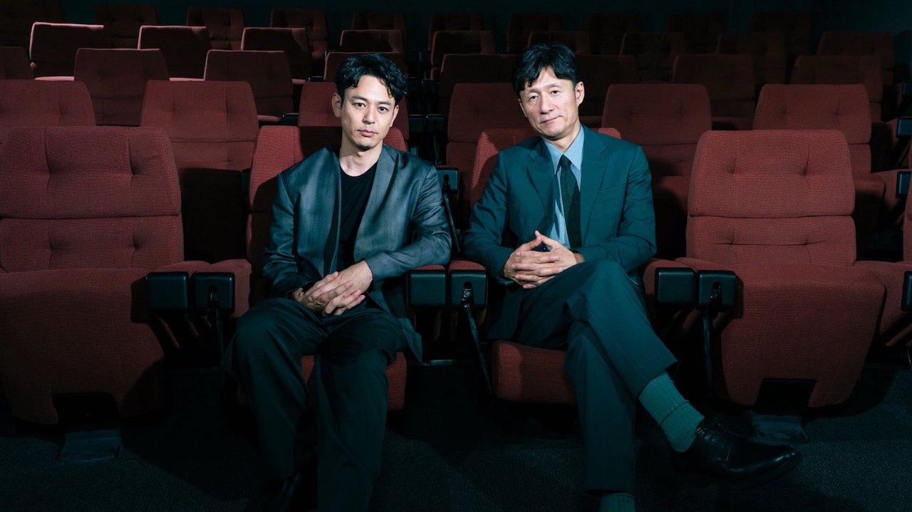 「『スイッチインタビュー』妻夫木聡×李相日」より、妻夫木聡（左）と李相日（右）