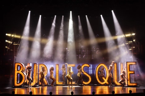 ミュージカル「バーレスク」オリジナル・ウエストエンドキャストによる英国公演の様子