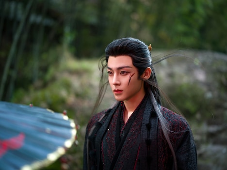 大妖として恐れられる朱厭。演じるのは「少年春風～The First Generation～」のホウ・ミンハオ（侯明昊）