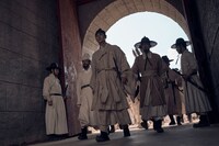 Netflixシリーズ「キングダム」シーズン1～2 独占配信中