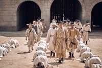 Netflixシリーズ「キングダム」シーズン1～2 独占配信中