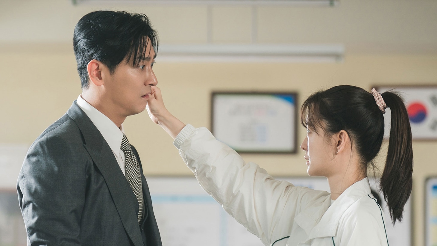 韓国ドラマ「愛は一本橋で」U-NEXTにて独占配信中 ©STUDIO DRAGON CORPORATION