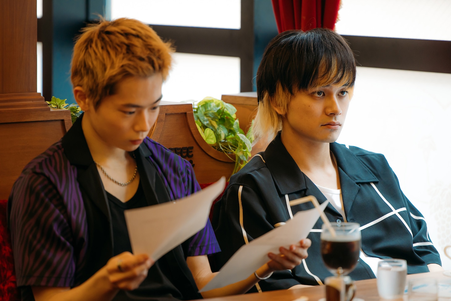 「愚か者の身分」新場面写真