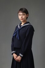 桐谷カナ役の白本彩奈