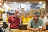 左からブックマン・マークと彼の父親であるポール