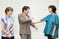 左から大石静、阿部サダヲ、松たか子