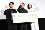 映画「Dear Stranger／ディア・ストレンジャー」初日舞台挨拶の様子。左から真利子哲也、西島秀俊、グイ・ルンメイ（桂綸鎂）