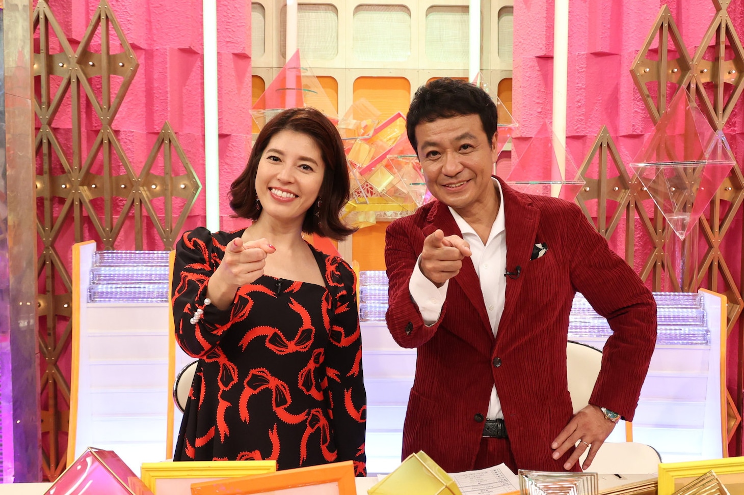 左から神田愛花、中山秀征