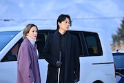 「映画ラストマン -FIRST LOVE-」より、宮沢りえ演じるナギサ・イワノワ(左)と、福山雅治演じる皆実広見(右)