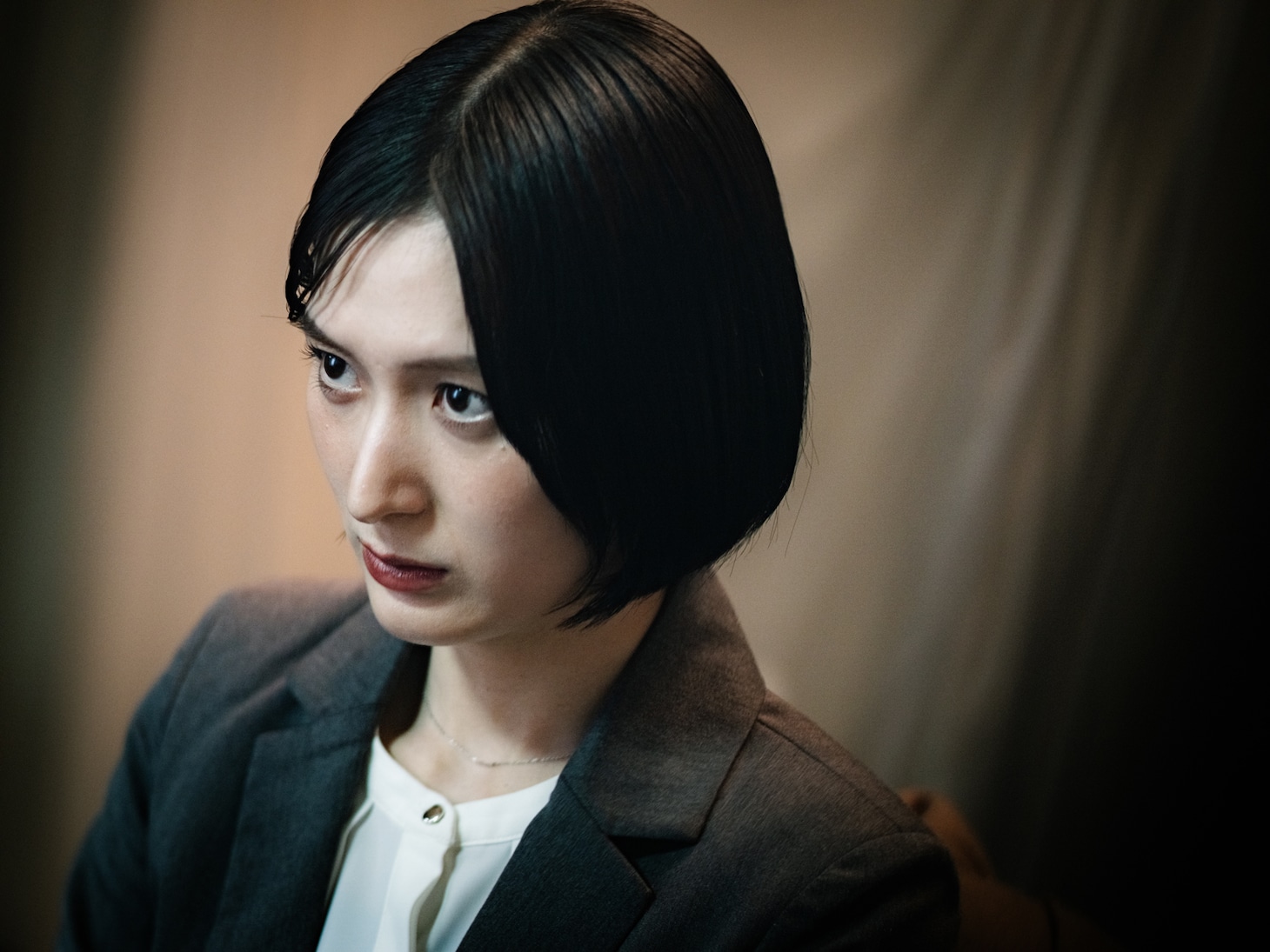 「インコンプリート・チェアーズ」場面写真