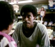 「マイ・ブラザーズ・ウェディング」場面写真。主人公ピアース ©1983 Charles Burnett ©2025 Milestone Film & Video for MY BROTHER'S WEDDING