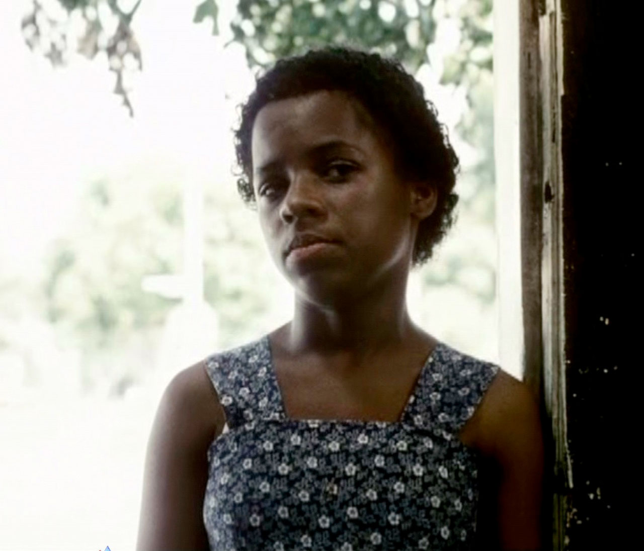 「マイ・ブラザーズ・ウェディング」場面写真。近所に住むアンジェラ ©1983 Charles Burnett ©2025 Milestone Film & Video for MY BROTHER'S WEDDING