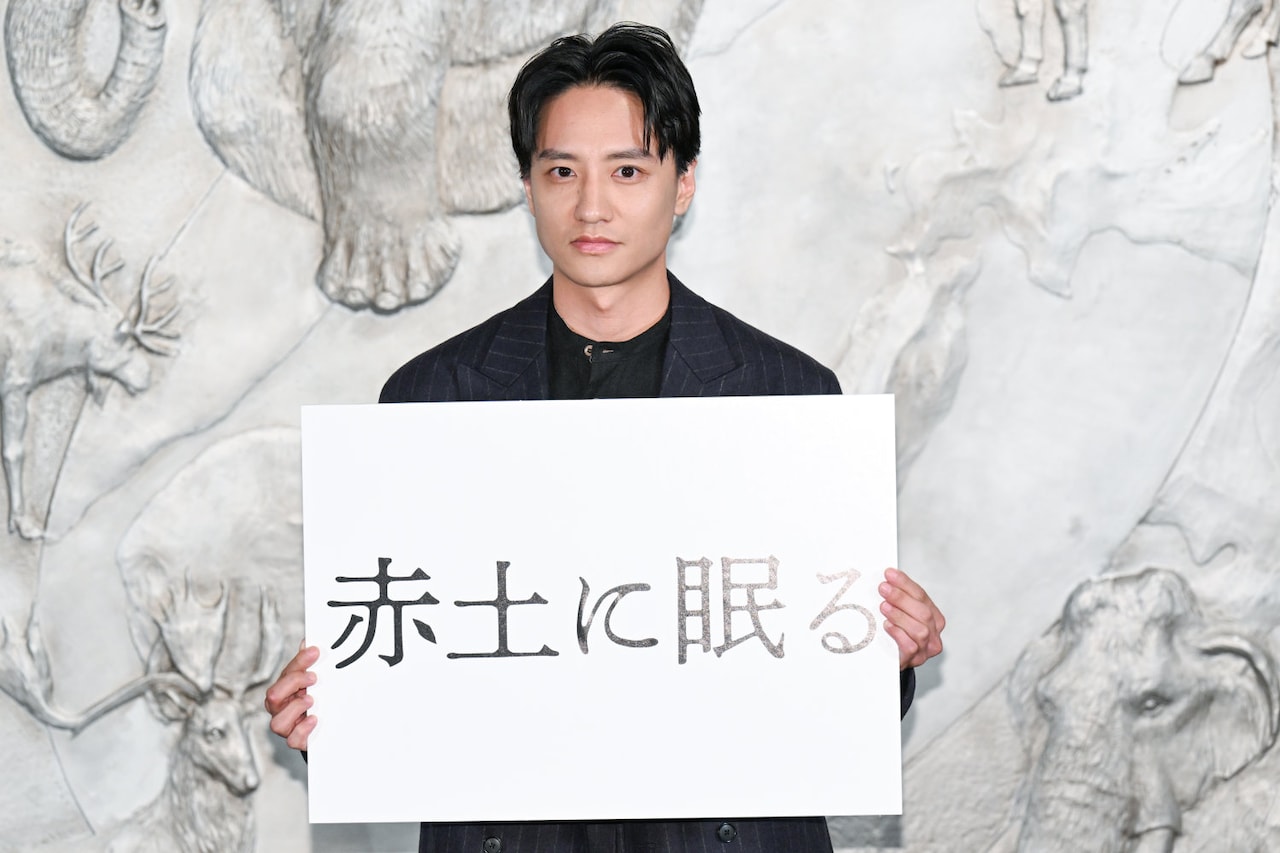 「赤土に眠る」で主演を務める藤原季節