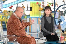 「A-Studio+」9月19日放送回の様子。左から笑福亭鶴瓶、伊藤沙莉