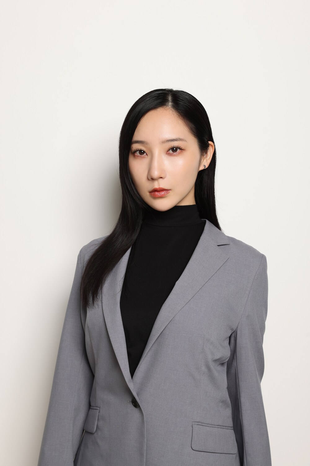 ファーストサマーウイカがドラマ「ESCAPE」出演、桜田ひよりの目付け役に