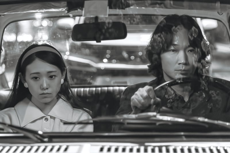 「星と月は天の穴」場面写真