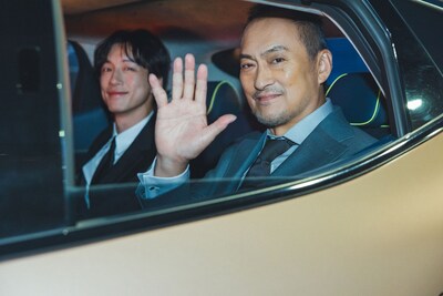 第30回釜山国際映画祭に出席した、「盤上の向日葵」の渡辺謙（手前）と坂口健太郎（奥）