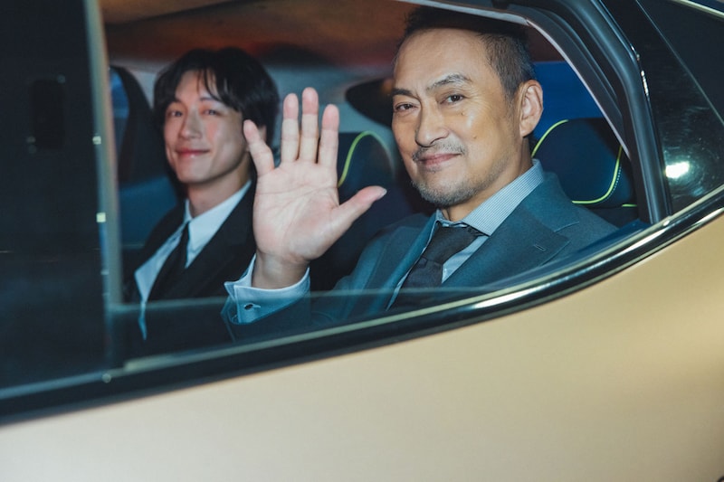 第30回釜山国際映画祭に出席した、「盤上の向日葵」の渡辺謙(手前)と坂口健太郎(奥)